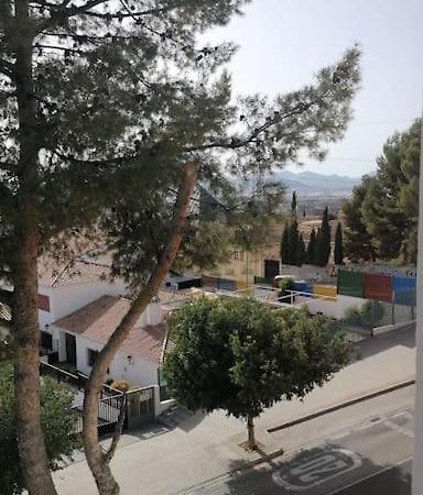 Views, Family & Private Parking In Alto Albayzin Lejlighed Granada Eksteriør billede
